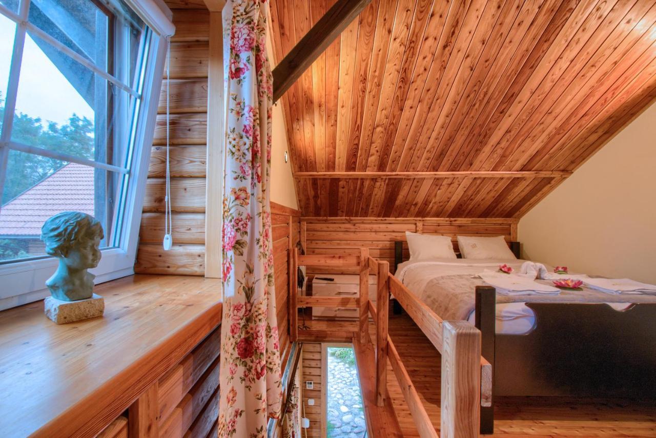Homestay Marina Lester House